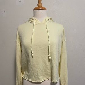American Eagle Ahh-Mazingly Soft Crop Hoodie in Yellow Size Medium